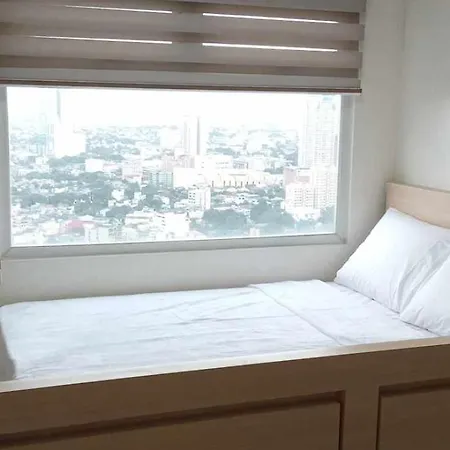 Entire Condo In Mandaluyong, Philippines